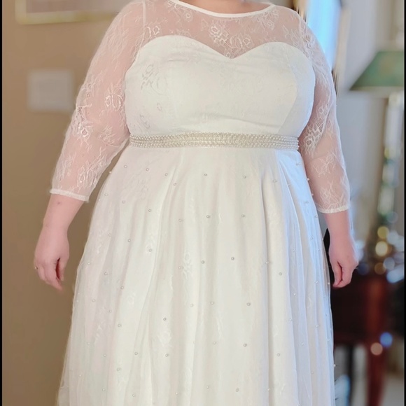 Wedding Dress ✨ Elegant White Lace Fit & Flare Dress – Size 14 ✨ - Picture 6 of 8